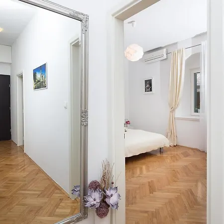 Apartment Mirtus